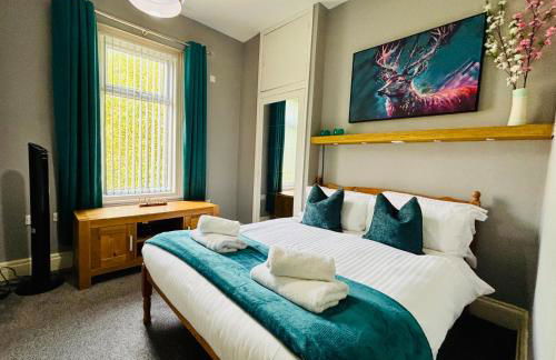 Garrick's Suite-Home away from Home- suitable for couples retreat, Contractors and NHS- free parking - Foto 1