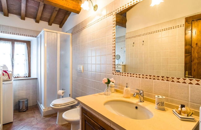 Holiday Home in Town Center with Pool, Garden, Hot Tub - Foto 10