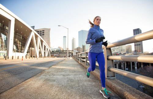 Spacious 3BR with Game Room and Fenced Yard Near Six Flags and Braves - Foto 49