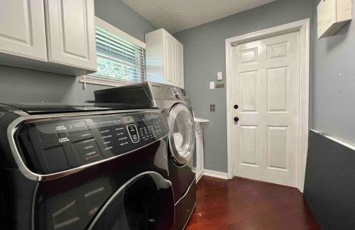 Wellington Pool House With Spa and Putting Green - Foto 25