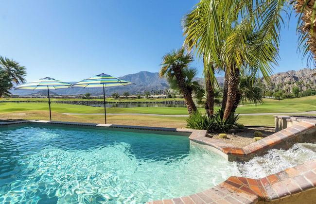 Moonshine by Avantstay Modern & Stylish Estate w/ Bar, Fire Pit & Hot Tub 5 bd - Foto 28