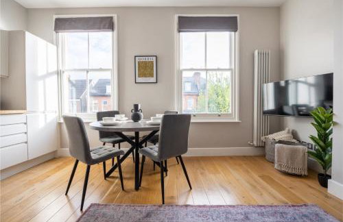 Stylish & Modern London Apartment in Honor Oak - Photo 6