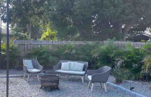 The Wisteria Oasis With heated pool and hot tub - Foto 50