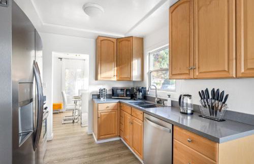 Modern Oasis with Pool & Jacuzzi near Universal Studios - Foto 20