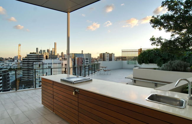 2BR Food Drink Hub Gym Pool Views Roof Terrace - Foto 22