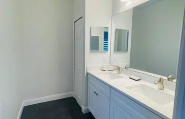 Brand New Lake View House - Self Check-In - Photo 16