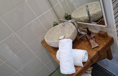 Moradia T2 em bairro pitoresco da Covilhã - Foto 12