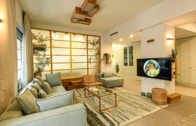 Charming 2BR Apt w a Breathtaking Patio - Foto 23