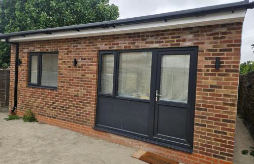 Modern 2-Bedroom Apartment Near Central London - Photo 1