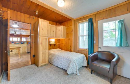 Steps to Lake Cedarville Cabin 12 with Shared Perks - Foto 17