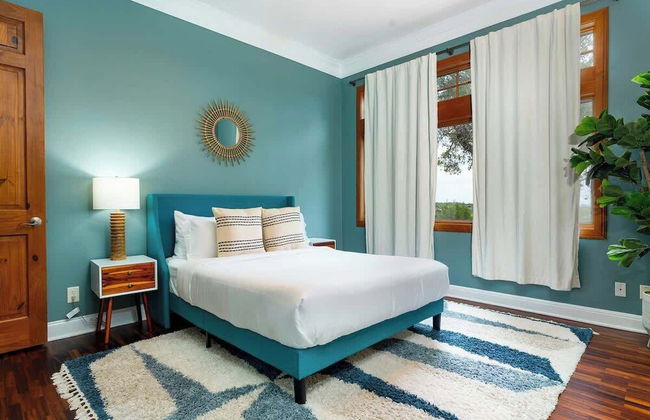 Luxurious Lake Park House: Sleeps 25, Pool, Hot-tub, Firepit and Game Room! - Foto 9