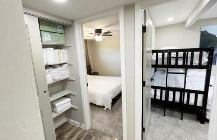 Private Home - Heated Pool, Billiards, Darts, Foosball, Fireplace, 5 Smart TVs, BBQ, Cotton Bedding - The Saguaro Sanctuary, Pool Heat Optional - Foto 35