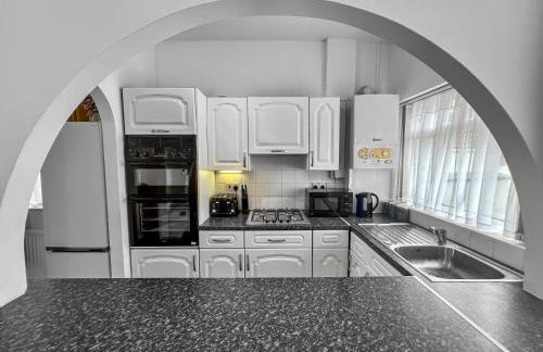 Stylish House Near Hospital with Free Parking - Foto 21