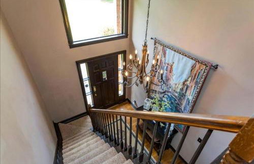 Peaceful Historic Villa with Hot Tub & Pool near Downtown Nashville, Tennessee - Photo 25