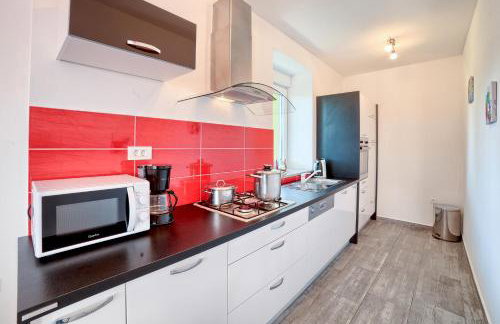 Cozy villa Paradiso with pool immersed in the greenery - Foto 20