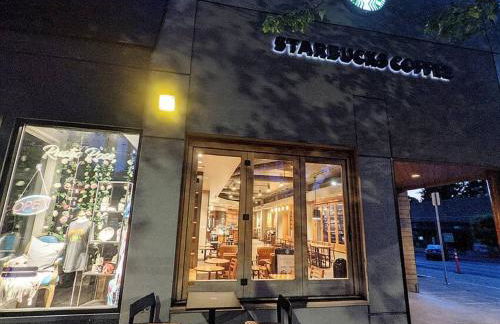 Walker's Paradise 1 with 2 free parking lots - Foto 63