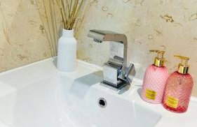 Entire house with garden 5 mins from the tube - Foto 25