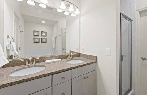 Modern Townhouse with Pool Gym & Tennis Near Beach - Foto 18