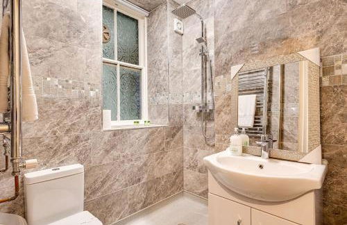 Delightful Holiday Home With sea Views and Hot Tub - Foto 61