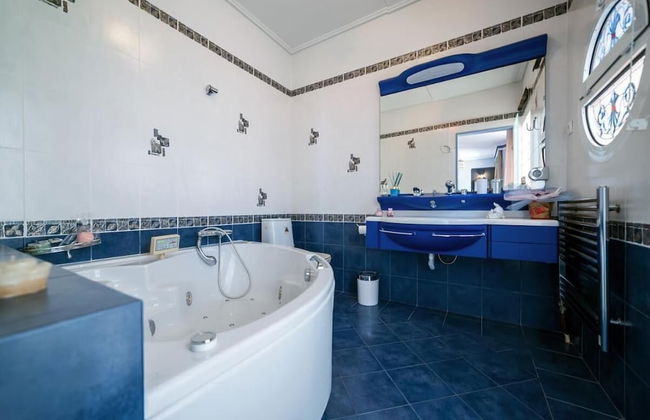 Villa Serenity House of an Elegant Immaculate Luxury Authentic Relaxing Space - Foto 27