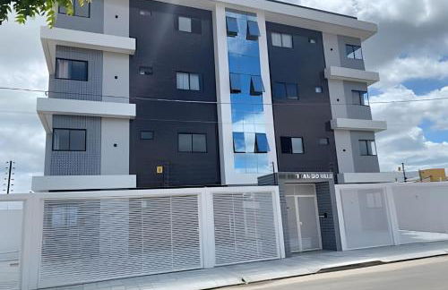 Para 10 pessoas, 03 quartos ar condicionado e ventilador, garagem, atrás do hospital da Unimed apt 302 - Foto 1