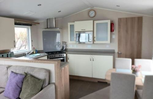 Lagooncombe modern and cosy holiday home - Foto 14