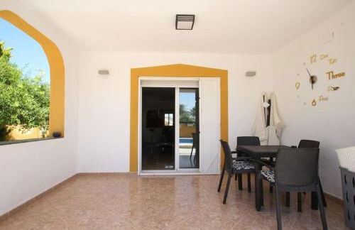 Agradable villa con piscina - Foto 14