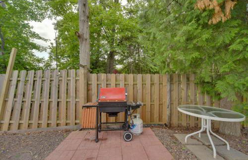 Winter Lake Escape with Access to Ice Fishing! - Foto 34