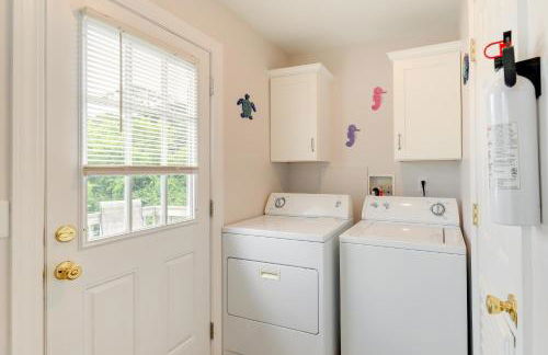 Coastal Emerald Isle Retreat with Deck and Grill! - Foto 10