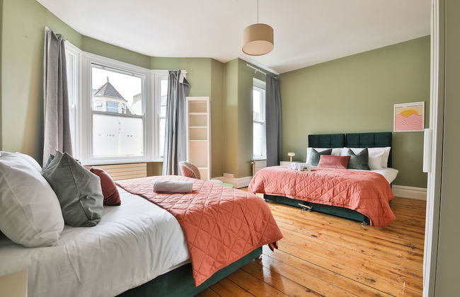 4 Bed House with Pool Table & Parking - Foto 17