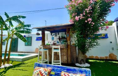 GATU Villa Lurberri, piscina privada, Parking, jardines -Mayores de 25 años y familias " - Foto 36