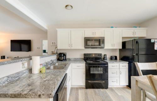 Coastal Emerald Isle Retreat with Deck and Grill! - Foto 8