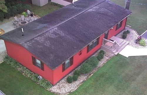 The Red Haven at Conneaut Lake - Foto 1