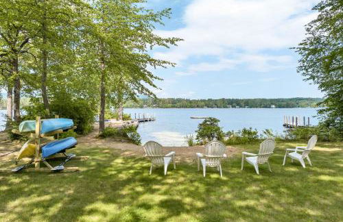 Beach and Mtn Views! Lakefront Moultonborough Home - Foto 1