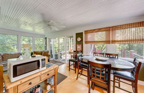 Lake Geneva Family Gem with Fenced Dog Run! - Foto 5