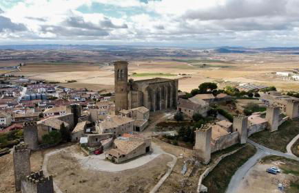 Maravillosa casa con piscina en un pueblo único, Artajona - Navarra - Foto 19