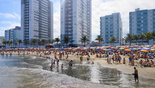 Apto frente o mar com 3 piscinas Wi-Fi gratuito aceito pet - Foto 2