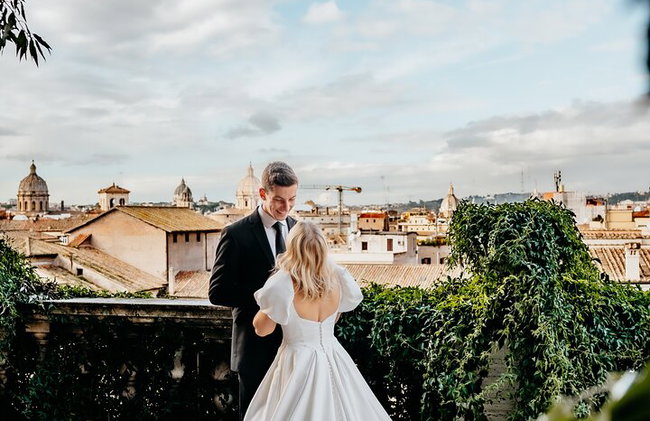 Wedding Honeymoon Photoshoot in Rome - Photo 14