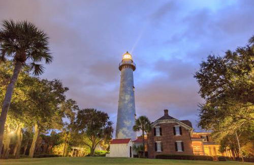 Luxury cottage with pools & multiple decks, 1/2 block to beach - Foto 42