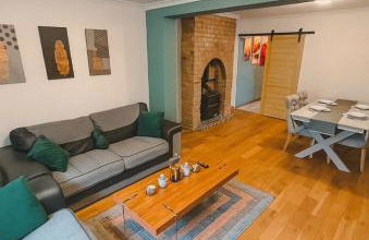 Entire luxury house Free Parking accommodations for contractors and long stays - Foto 1