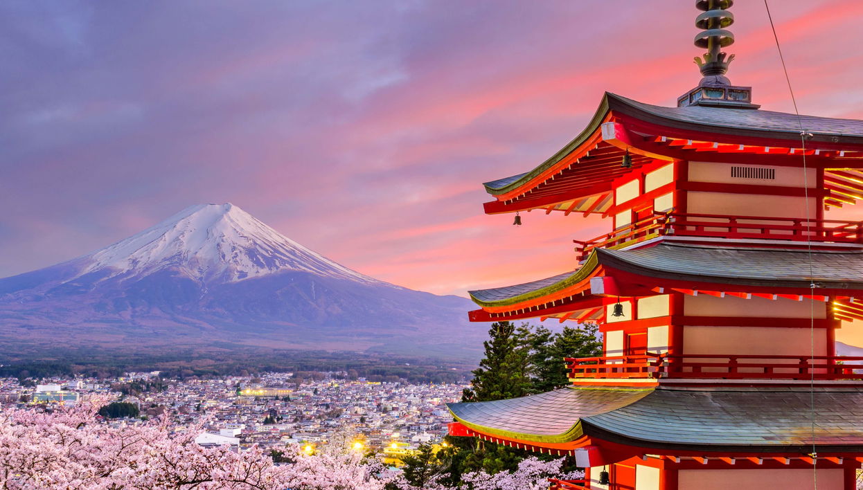 Mount Fuji, Lake Kawaguchi + Chureito Pagoda Day Trip