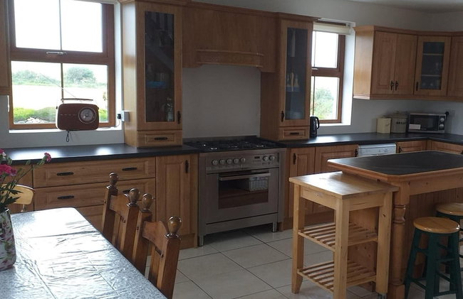 Sleeps6-familyfriendly-freeparking-garden - Photo 4