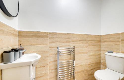 Contractors Retreat 3 bedroom house, sleeps up to 7, free parking - Foto 36