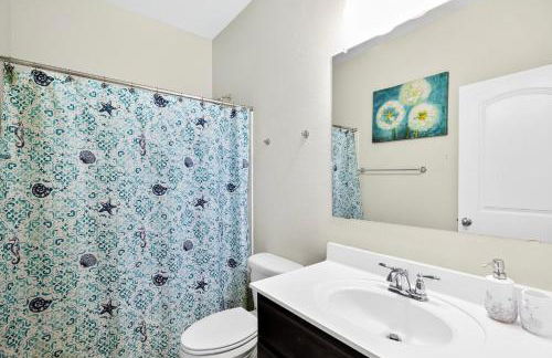 Tropical Desert Oasis Phoenix 5BR 3Bath with Outdoor Tiki Bar & BBQ - Photo 27