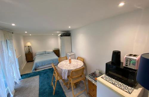 FABULOUS Self contained GARDEN STUDIO EGHAM - Foto 4