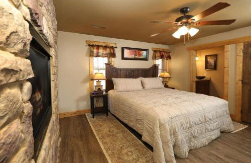 Splash Time Cinema - Six Bedroom Chalet - Photo 42