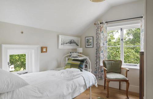 The East Wing Set in Beautiful Gardens Parking - Foto 4