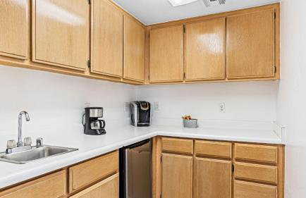 Walk to Beach Pool Hot Tub Private Patio Parking Seabreeze Retreat - Foto 42