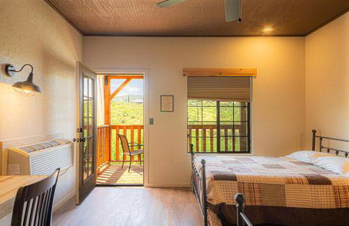Miners Cabins #1 - Two Double Beds and Private Balcony - Foto 11