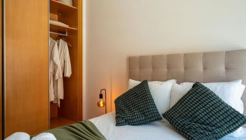 HolidaysPT 1 - Marina Village 2 bedroom apartment - Photo 4, towels, wardrobe